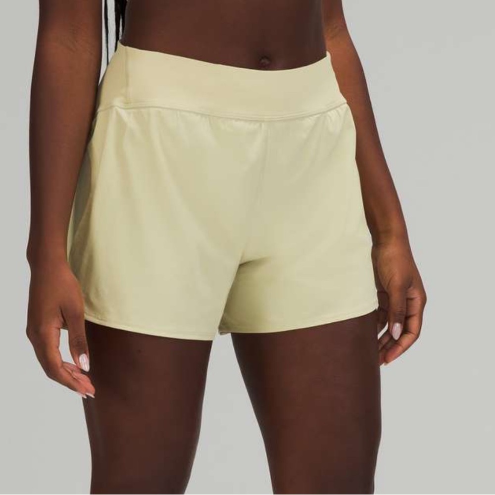 Lululemon Nulux Waist High Rise Run Shorts Size 2